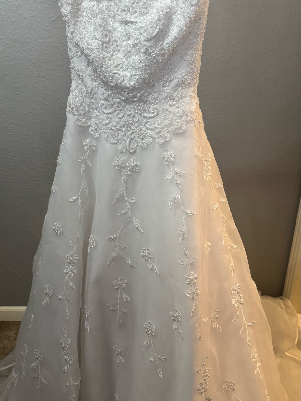 David's Bridal wedding dress from the Lady Eleanor collection size 2